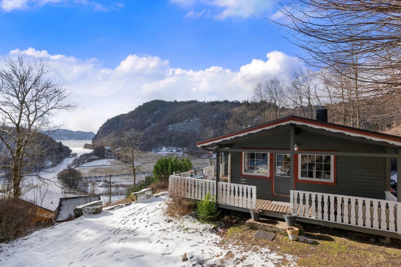 Lyngebu. Nice Family Cabin With Sea View. Vila Lyngdal Exterior foto